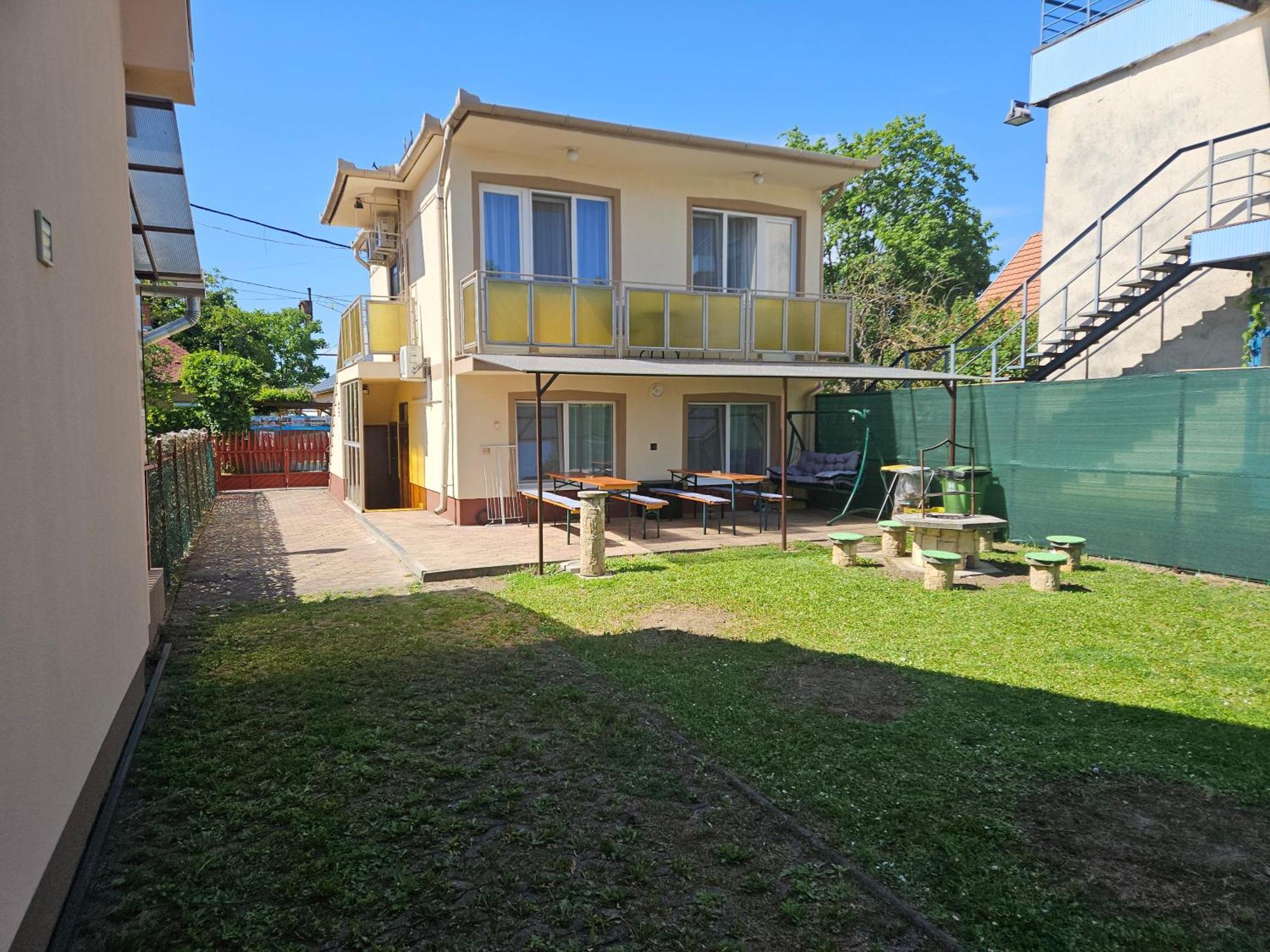 Apartament Ada 2 Apartmanhaz