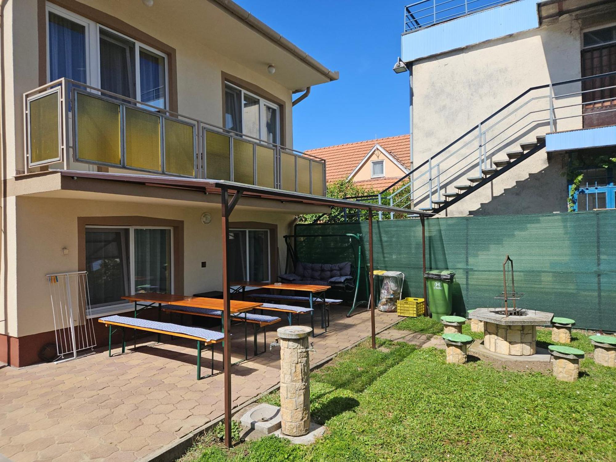 Apartament Ada 2 Apartmanhaz *