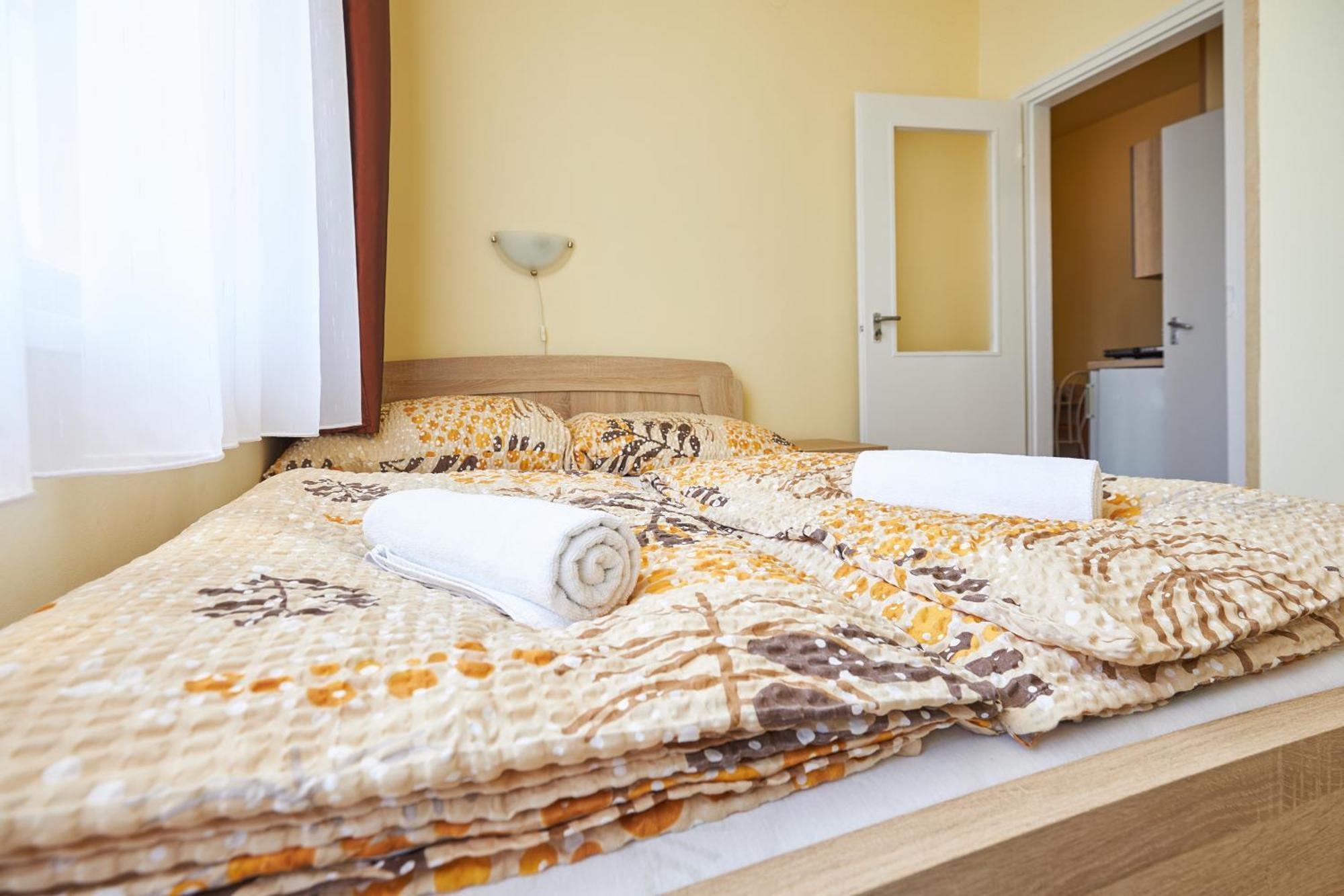 Apartament Ada 2 Apartmanhaz *